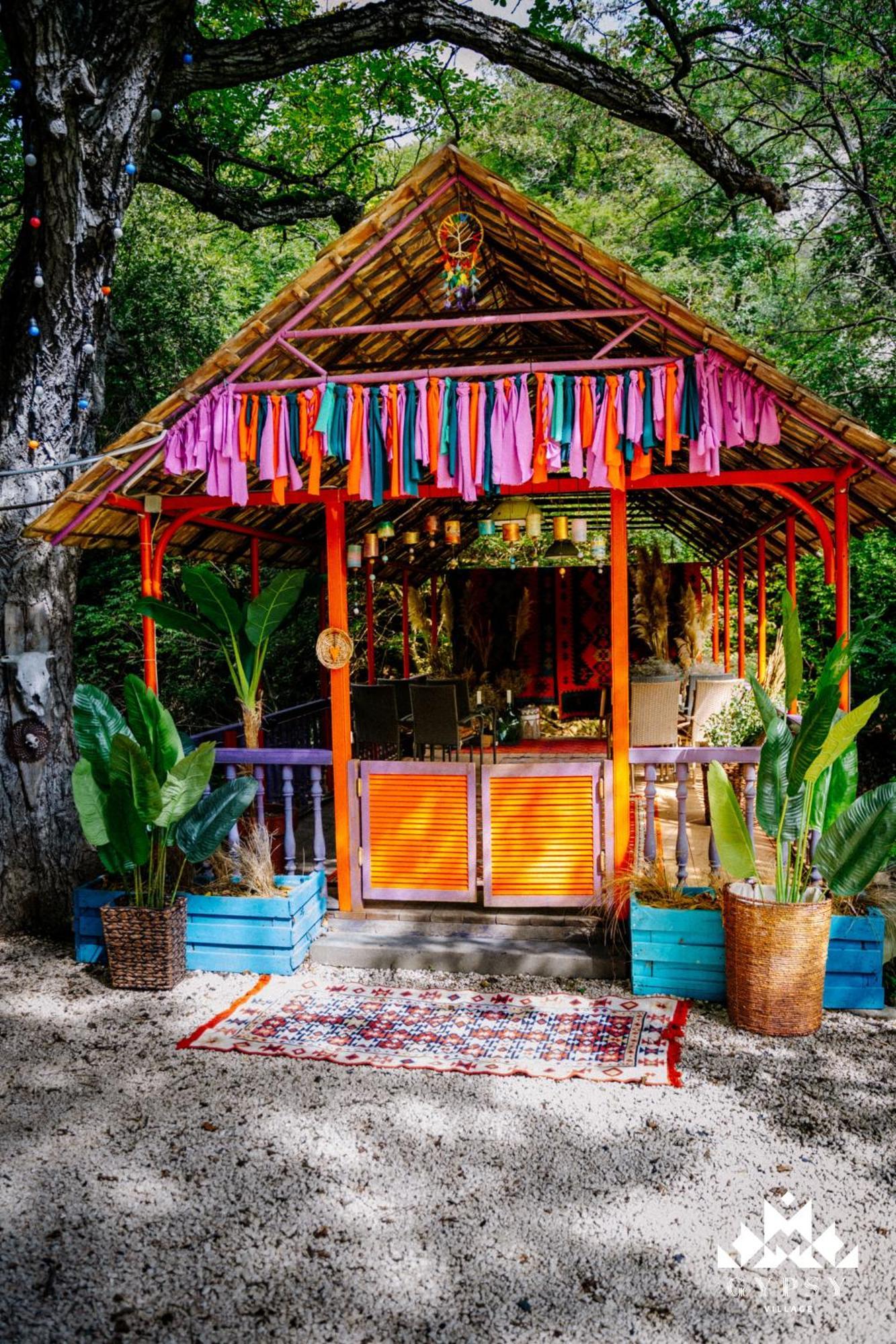 Gipsy Village Park Hotel Asureti Exterior photo
